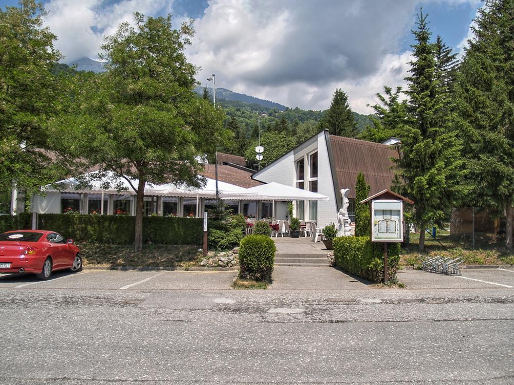 Hotel Grüsch エクステリア 写真