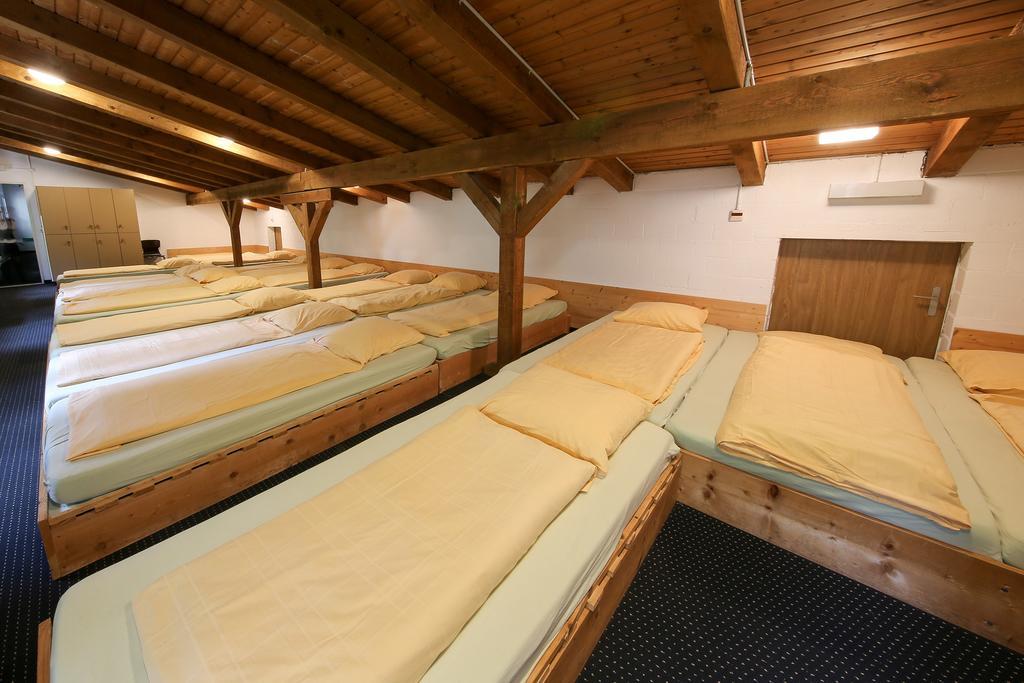 Hotel Grüsch エクステリア 写真