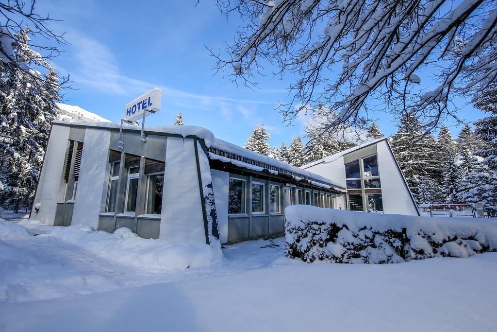 Hotel Grüsch エクステリア 写真