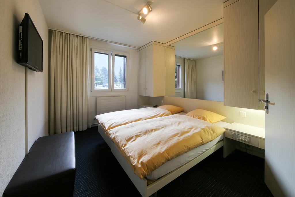 Hotel Grüsch エクステリア 写真