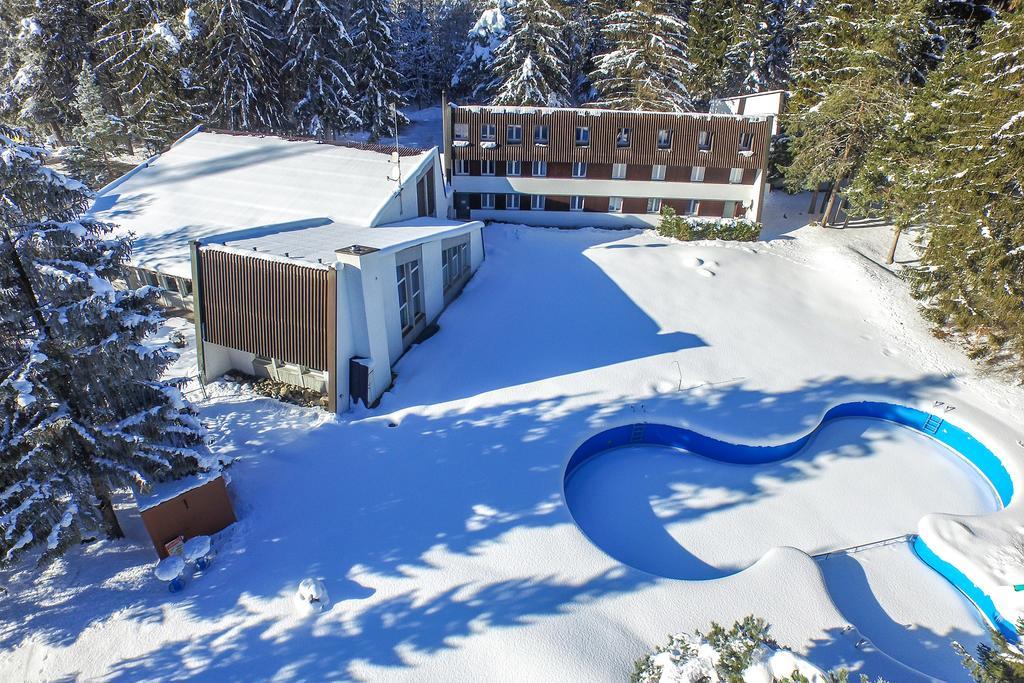 Hotel Grüsch エクステリア 写真