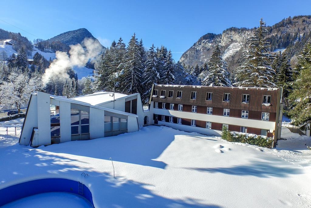 Hotel Grüsch エクステリア 写真