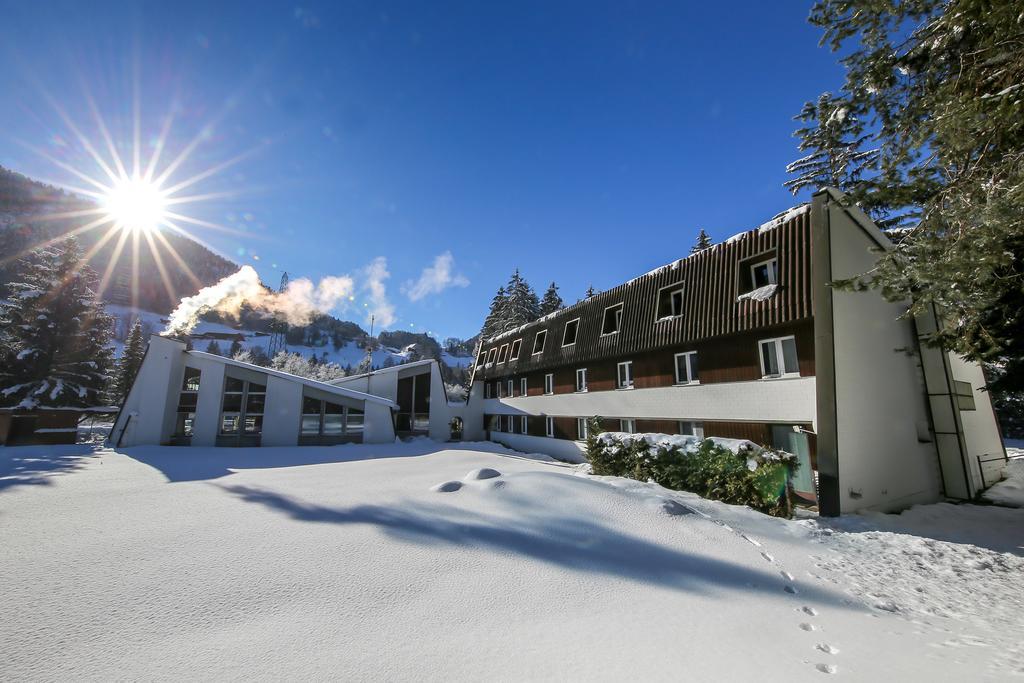 Hotel Grüsch エクステリア 写真