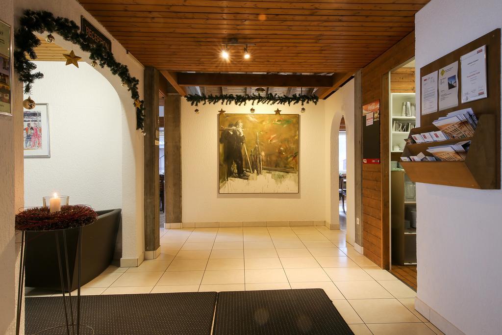 Hotel Grüsch エクステリア 写真