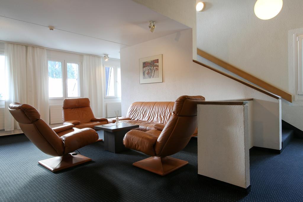 Hotel Grüsch エクステリア 写真
